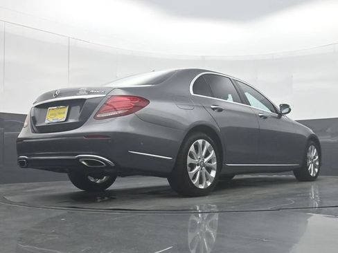 Used 2017 Mercedes-Benz E 300 4MATIC w/ Premium 1 Package image 33