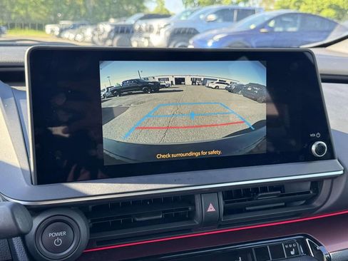 Used 2024 Toyota Prius Prime FWD image 26