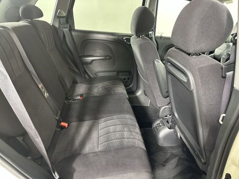 Used 2004 Chrysler PT Cruiser FWD image 21