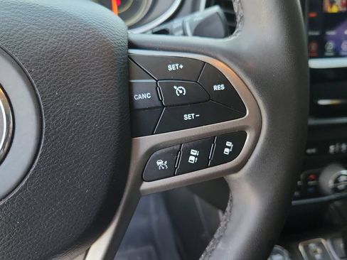 Used 2022 Jeep Cherokee Limited AWD/4WD image 22
