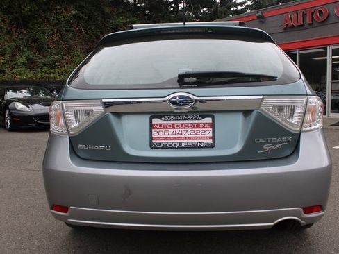 Used 2011 Subaru Outback 2.5i image 4
