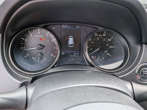 Used 2019 Nissan Rogue SV FWD image 15