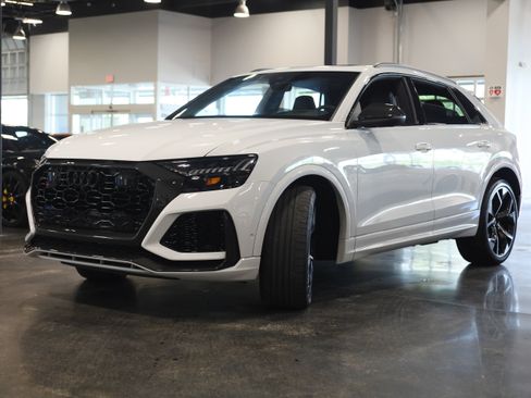 Used 2024 Audi RS Q8 AWD/4WD image 3