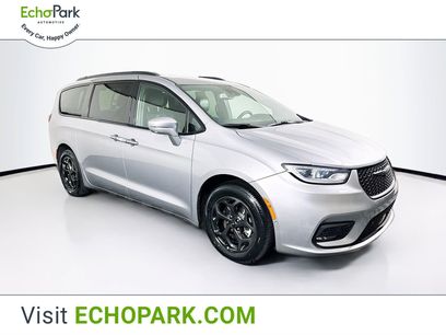 Used 2021 Chrysler Pacifica Touring-L w/ S Appearance Package