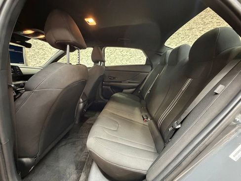 Used 2025 Hyundai Elantra Sport image 12