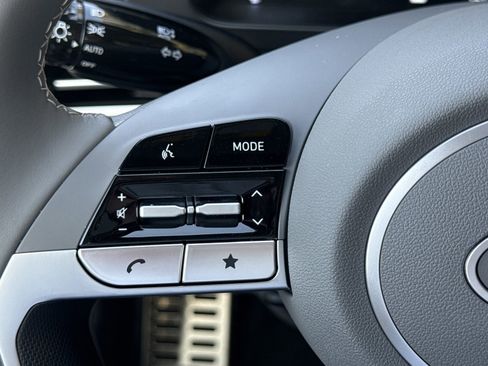 Certified 2025 Hyundai Elantra Sport image 20