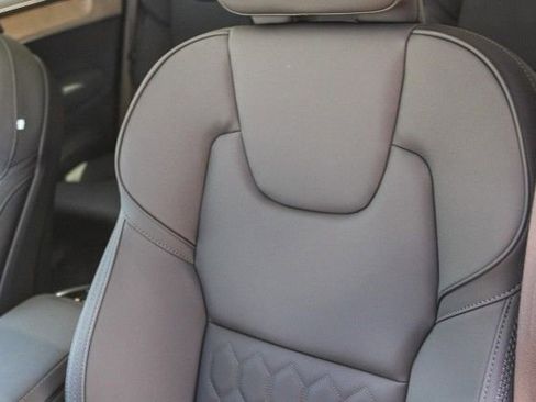 New 2025 Volvo XC90 B5 Plus w/ Protection Package Premier image 26