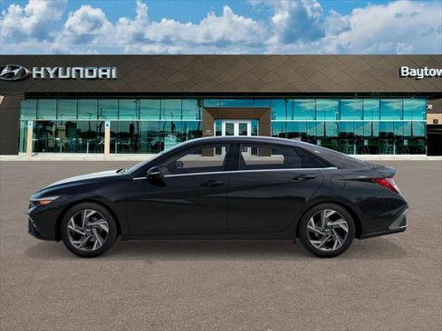 New 2026 Hyundai Elantra Limited FWD image 3