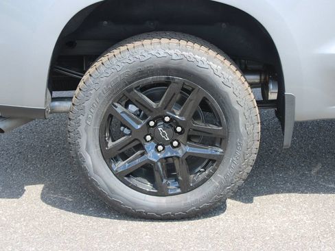 New 2026 Chevrolet Silverado 1500 Custom w/ LPO, Dark Essentials Package AWD/4WD image 13