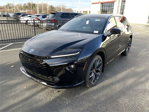 New 2025 Toyota Crown Signia image 4