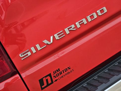 Used 2024 Chevrolet Silverado 1500 LT w/ Z71 Off-Road Package image 14