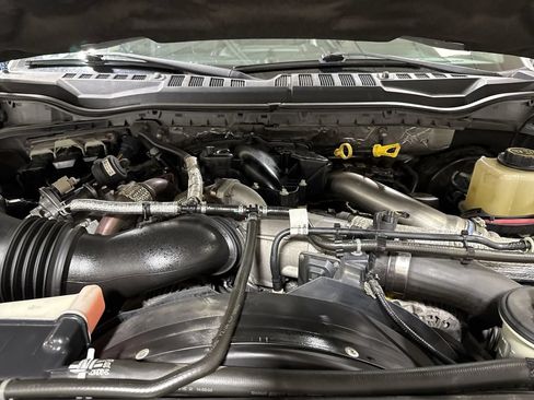 Used 2017 Ford F250 Lariat w/ Lariat Ultimate Package AWD/4WD image 26