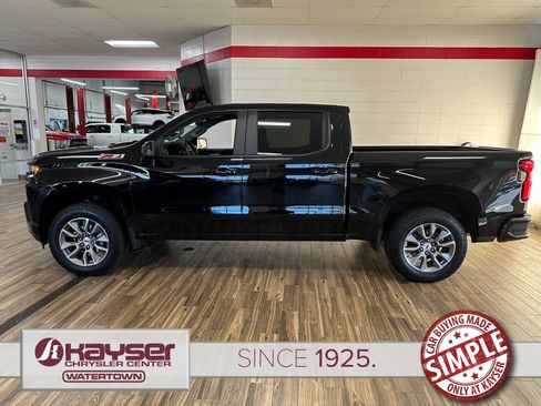 Used 2021 Chevrolet Silverado 1500 RST image 2