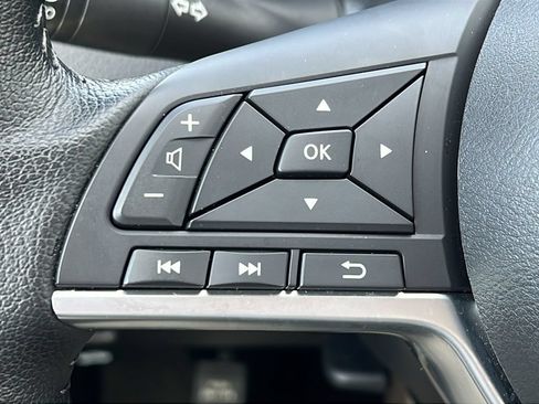 Used 2022 Nissan Rogue Sport SV AWD/4WD image 19