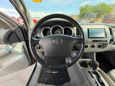 Used 2005 Toyota Tacoma 4x4 Access Cab image 17