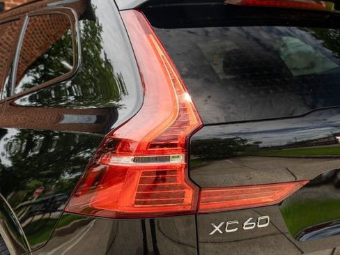 Used 2024 Volvo XC60 B5 Ultimate w/ Protection Package Premier AWD/4WD image 10