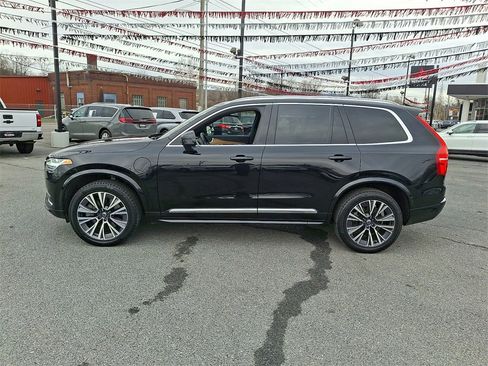 Used 2022 Volvo XC90 T8 Inscription Expression image 9