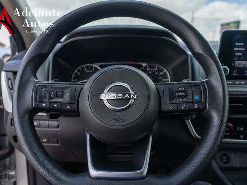 Used 2024 Nissan Rogue SV FWD image 12