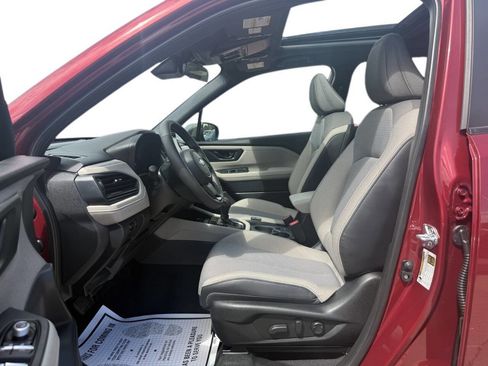 Used 2025 Subaru Forester Premium image 6