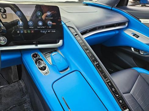 Used 2022 Chevrolet Corvette Stingray Premium Conv w/ Z51 Performance Package image 16