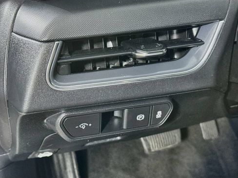 Used 2025 Kia K4 EX FWD image 11