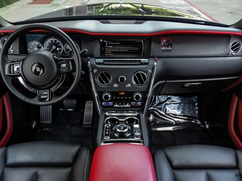 Used 2022 Rolls-Royce Cullinan image 29