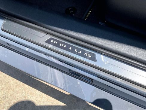 New 2026 Toyota Prius Plug-In Hybrid FWD image 19