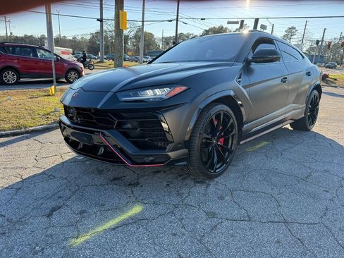 Used 2019 Lamborghini Urus AWD/4WD image 1