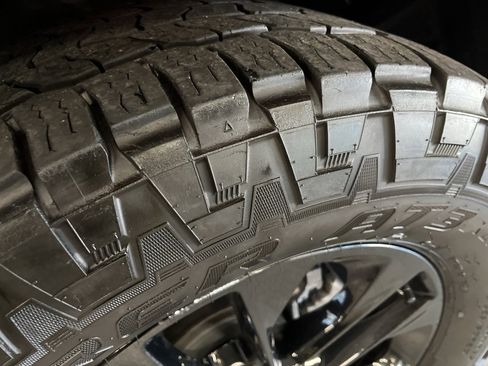 Used 2022 Jeep Wrangler Unlimited Sahara image 17