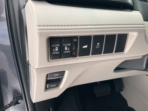 New 2026 Honda Odyssey EX-L image 9