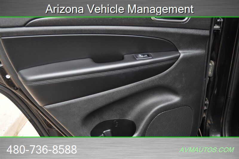 Used 2017 Jeep Grand Cherokee Altitude RWD image 29