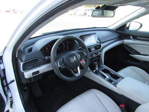 Used 2020 Honda Accord EX image 9