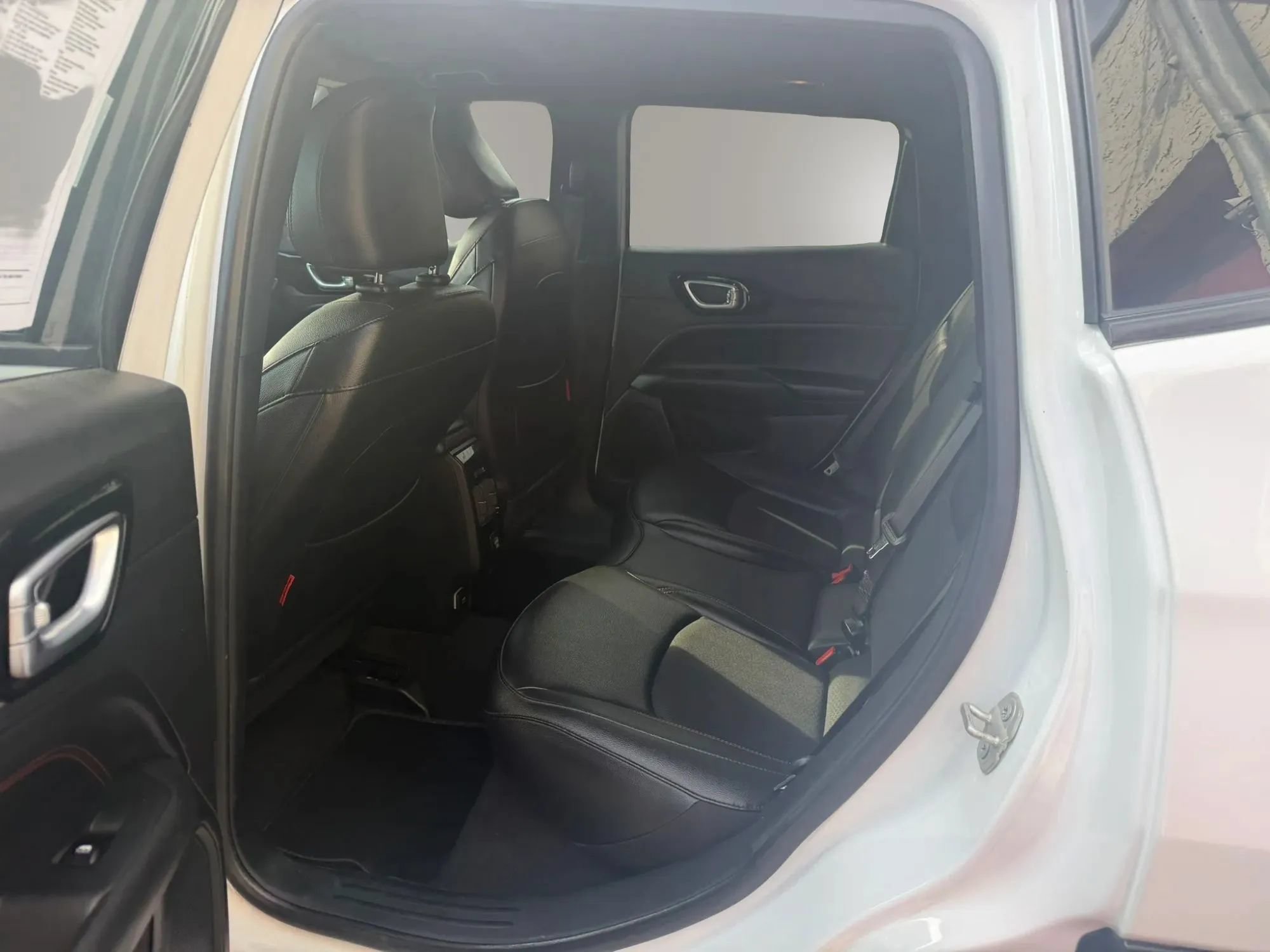 Used 2024 Jeep Compass Trailhawk AWD/4WD image 30