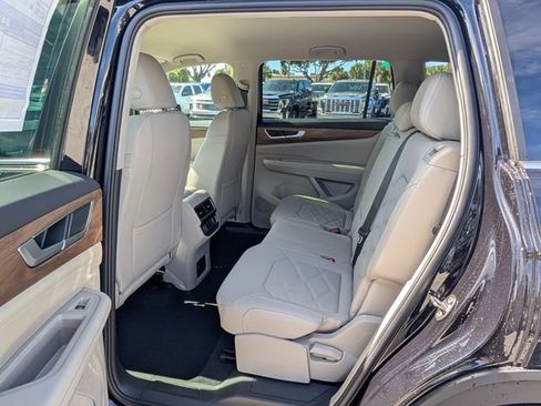 New 2026 Volkswagen Atlas SE image 13