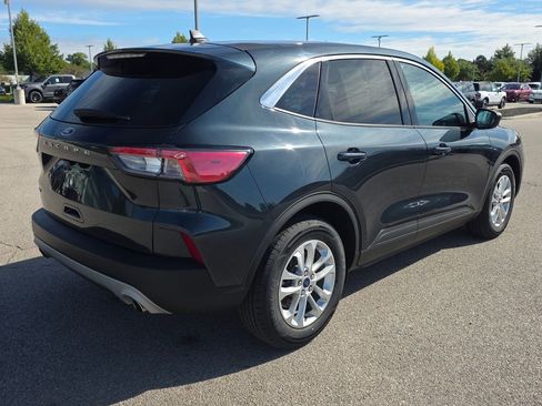 Used 2022 Ford Escape SE w/ Cold Weather Package image 31