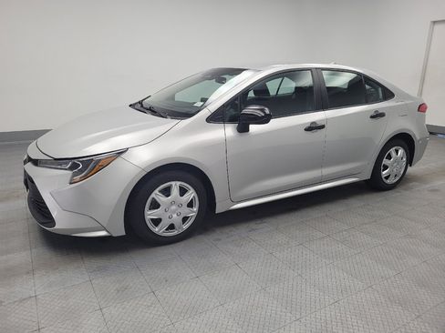 Used 2023 Toyota Corolla LE image 2