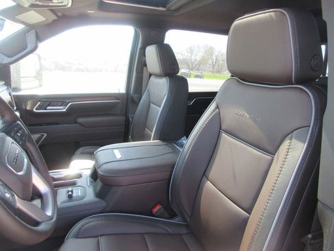 New 2026 GMC Sierra 2500 Denali w/ Denali Reserve Package image 13