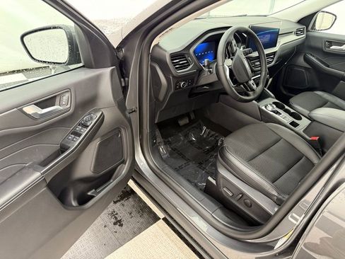 New 2025 Ford Escape SE image 28