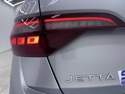 Used 2024 Volkswagen Jetta Sport FWD image 8
