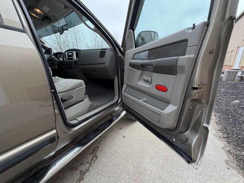 Used 2007 Dodge Ram 1500 Truck SLT image 15