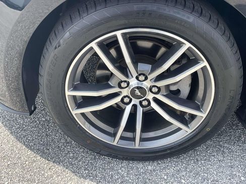 Used 2016 Ford Mustang Coupe RWD image 5