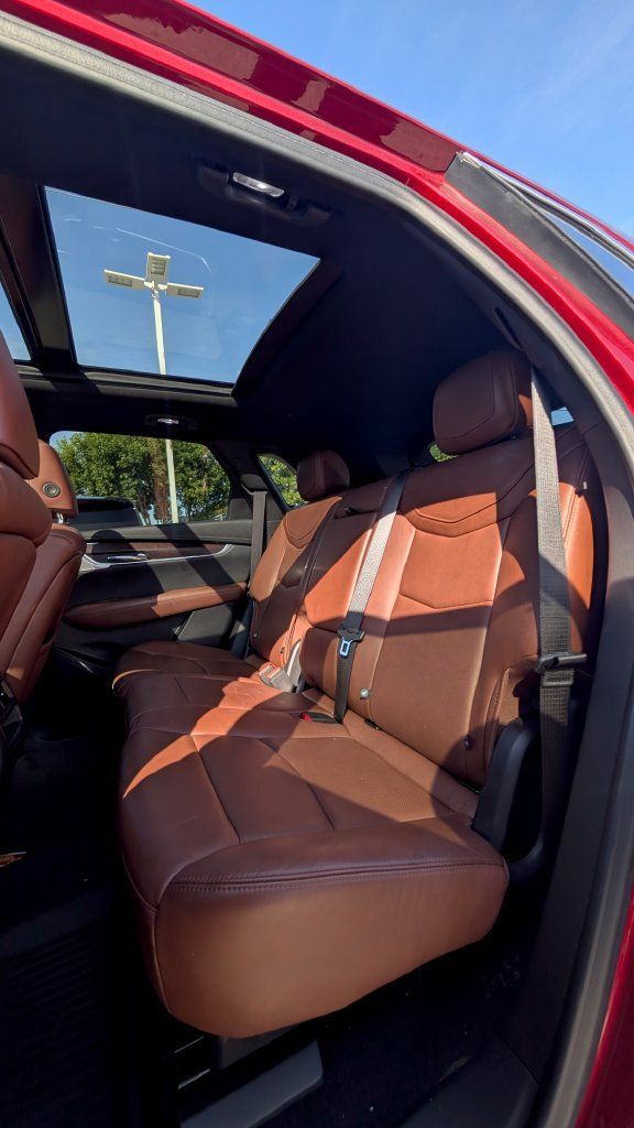 Used 2021 Cadillac XT5 Premium Luxury FWD image 7