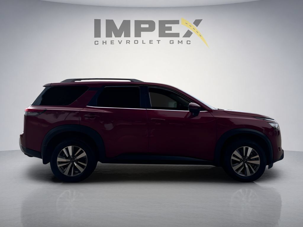 Used 2022 Nissan Pathfinder SL AWD/4WD image 6