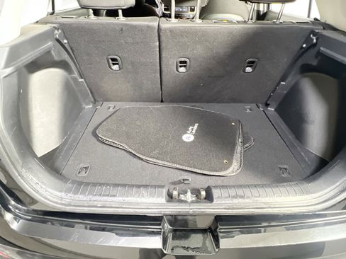 Used 2023 Hyundai Venue SEL w/ Cargo Package image 24