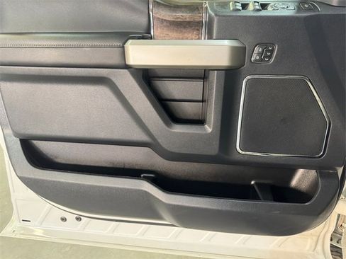 Used 2022 Ford F250 Lariat w/ Lariat Value Package image 20