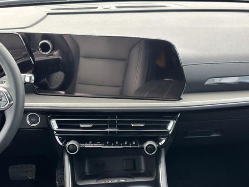 New 2026 Chevrolet Traverse LT w/ Driver Confidence Package image 9