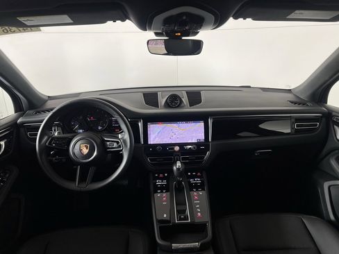 Certified 2025 Porsche Macan image 22