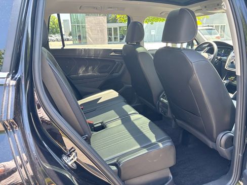 Used 2024 Volkswagen Tiguan SE AWD/4WD image 34