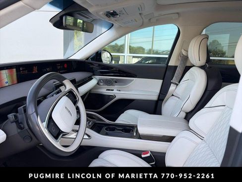 Used 2024 Lincoln Nautilus Black Label AWD/4WD image 3