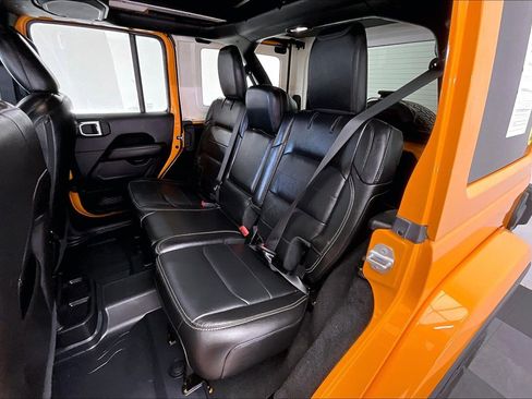 Used 2021 Jeep Wrangler Unlimited Sahara AWD/4WD image 19
